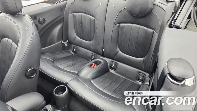 Mini Cooper Convertible 2023 — photo 16