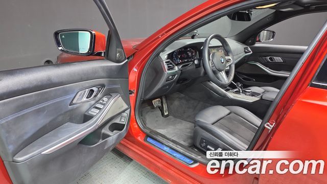 BMW 3-Series 2021 — photo 13