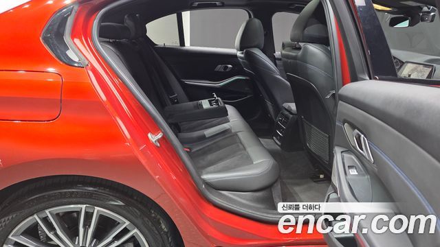 BMW 3-Series 2021 — photo 17