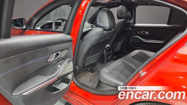 BMW 3-Series 2021 — photo 18