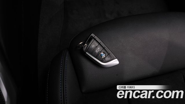 BMW 3-Series 2021 — photo 22