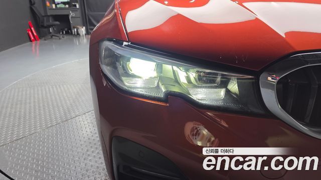 BMW 3-Series 2021 — photo 8