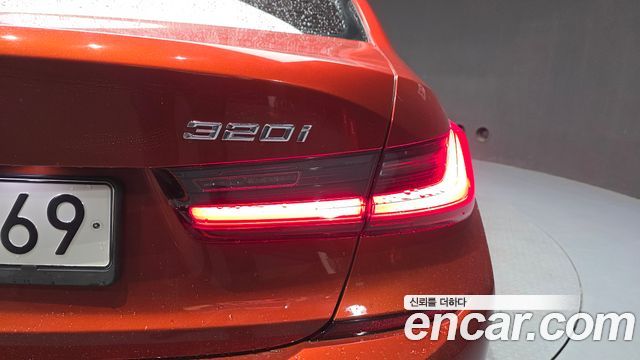 BMW 3-Series 2021 — photo 9