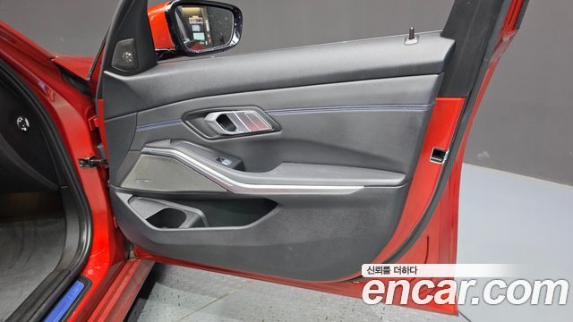 BMW 3-Series 2021 — photo 14