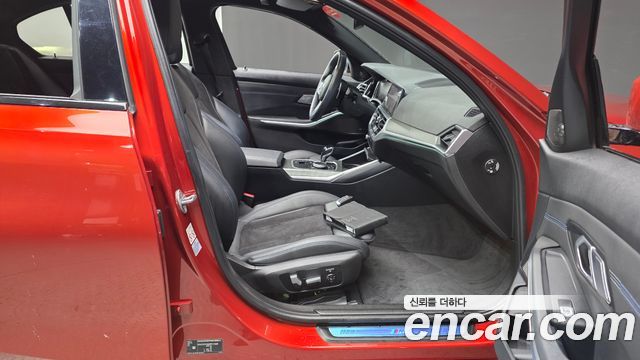 BMW 3-Series 2021 — photo 16