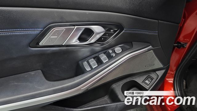 BMW 3-Series 2021 — photo 30