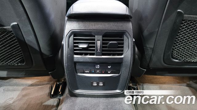 BMW 3-Series 2021 — photo 34