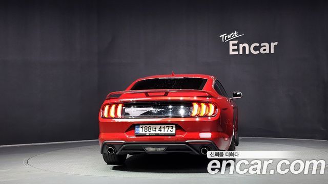 Ford Mustang 2022 — photo 4