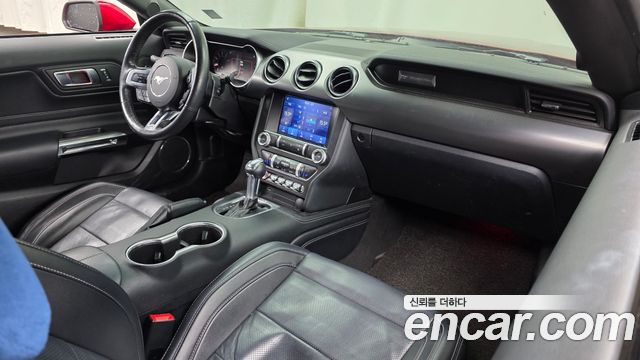 Ford Mustang 2022 — photo 10