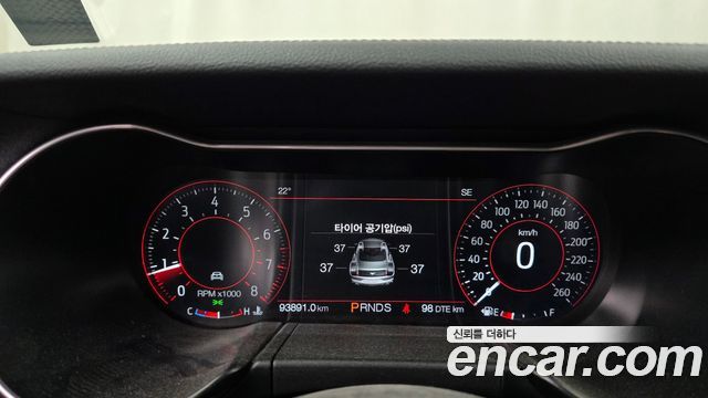 Ford Mustang 2022 — photo 11