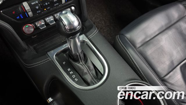 Ford Mustang 2022 — photo 12