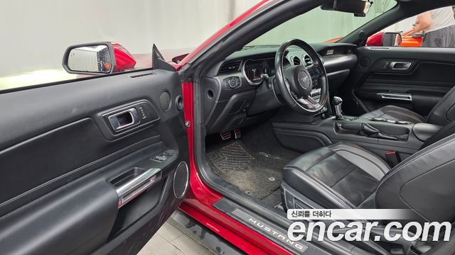 Ford Mustang 2022 — photo 13