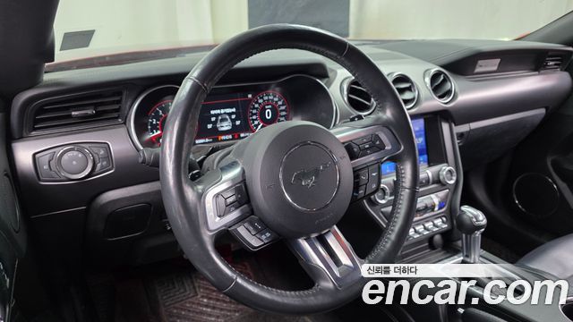 Ford Mustang 2022 — photo 18