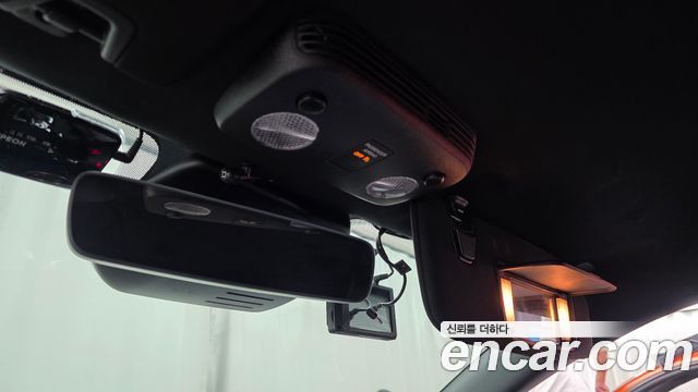 Ford Mustang 2022 — photo 23