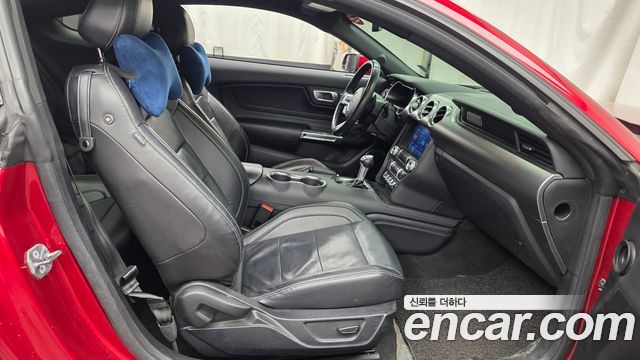Ford Mustang 2022 — photo 16