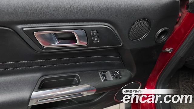 Ford Mustang 2022 — photo 27
