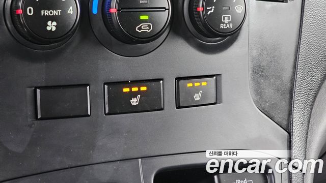 Hyundai Starex 2014 — photo 12
