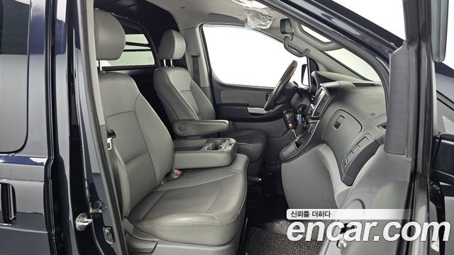 Hyundai Starex 2020 — photo 11