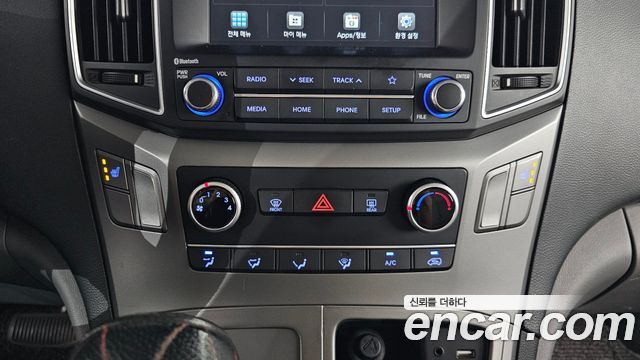 Hyundai Starex 2020 — photo 17