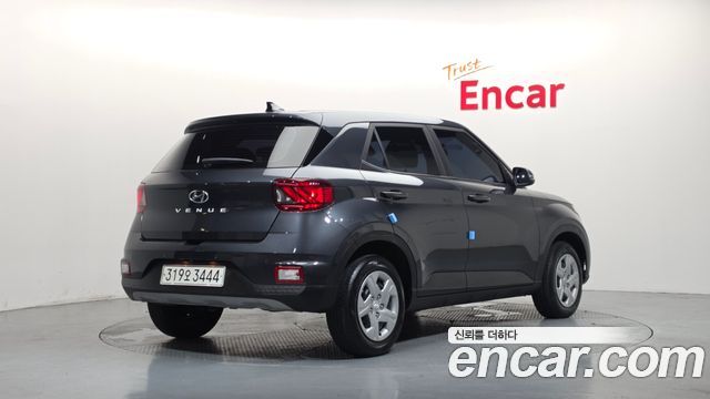 Hyundai Venue 2022 — photo 2