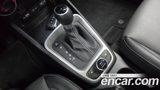 Hyundai Venue 2022 — photo 12