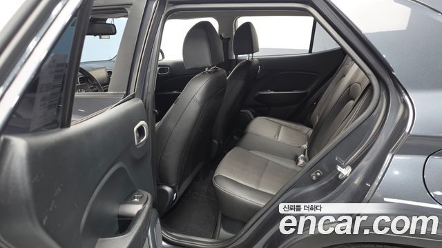 Hyundai Venue 2022 — photo 18