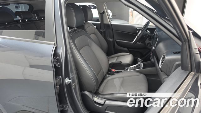 Hyundai Venue 2022 — photo 16
