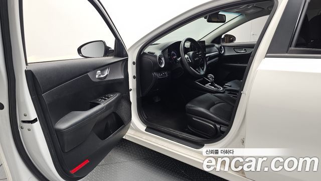 Kia K3 2022 — photo 10