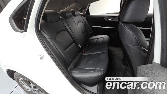 Kia K3 2022 — photo 11