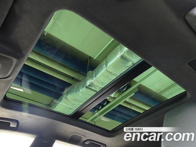 Audi RSQ8 2025 — photo 20