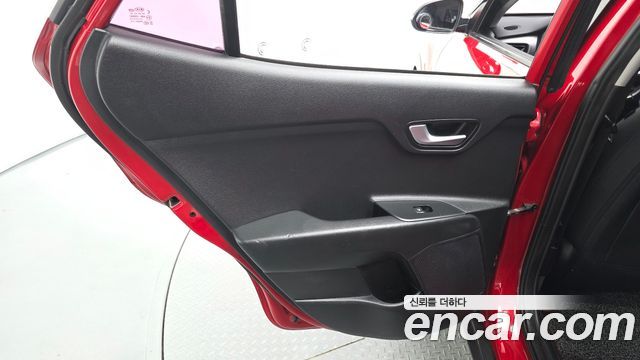 Kia Stonic 2019 — photo 15