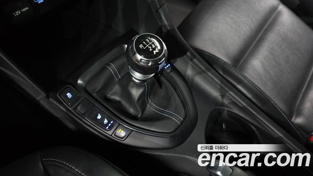 Hyundai Veloster 2019 — photo 9