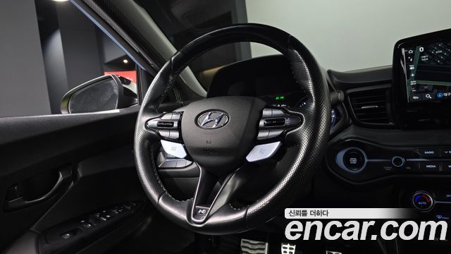 Hyundai Veloster 2019 — photo 12