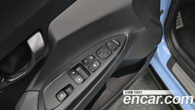 Hyundai Veloster 2019 — photo 15