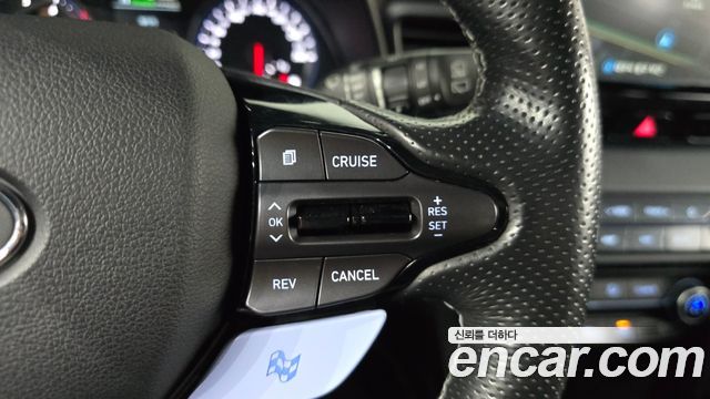 Hyundai Veloster 2019 — photo 17