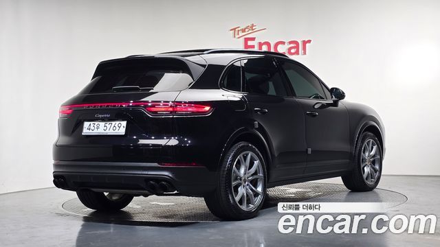 Porsche Cayenne 2019 — photo 2