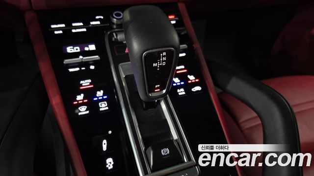 Porsche Cayenne 2019 — photo 12