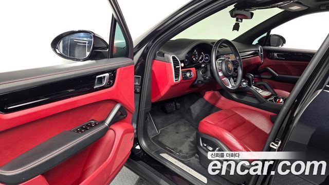 Porsche Cayenne 2019 — photo 13