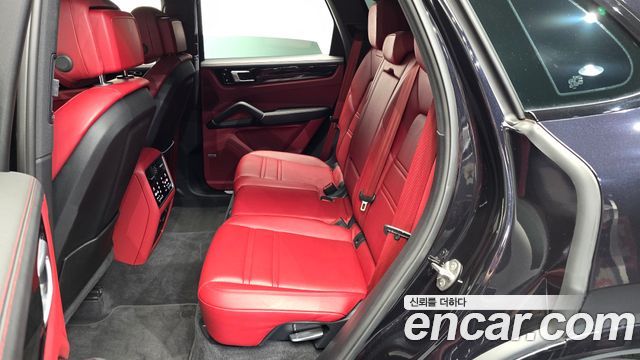 Porsche Cayenne 2019 — photo 17