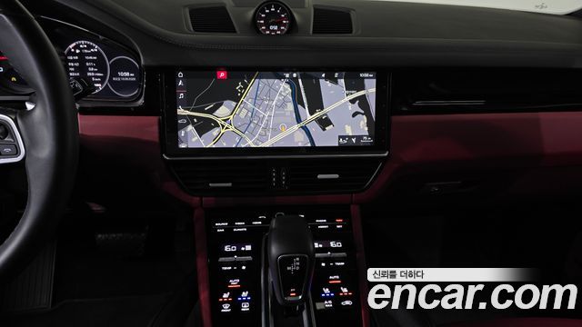 Porsche Cayenne 2019 — photo 18