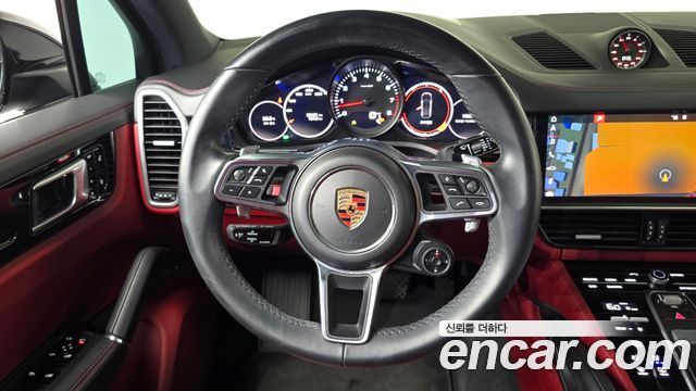 Porsche Cayenne 2019 — photo 19