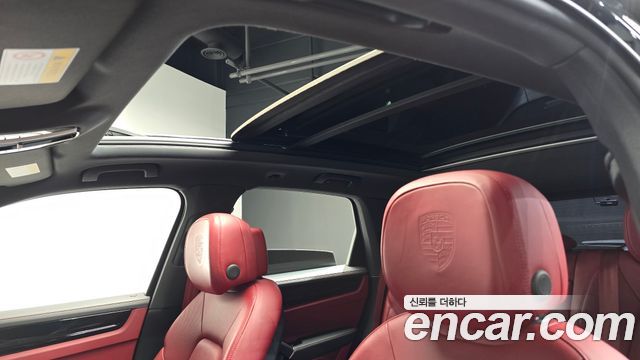 Porsche Cayenne 2019 — photo 21