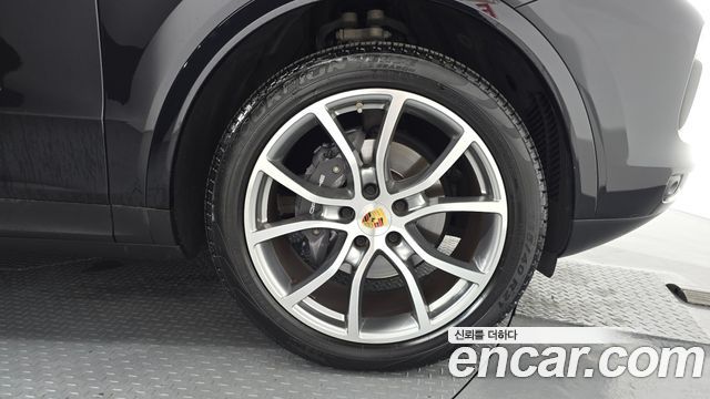 Porsche Cayenne 2019 — photo 7