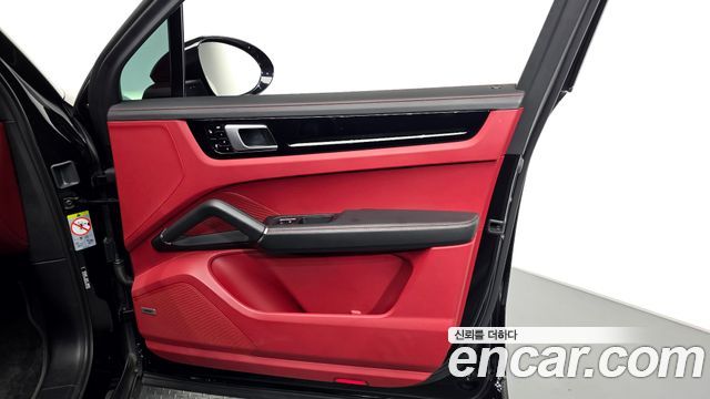 Porsche Cayenne 2019 — photo 14