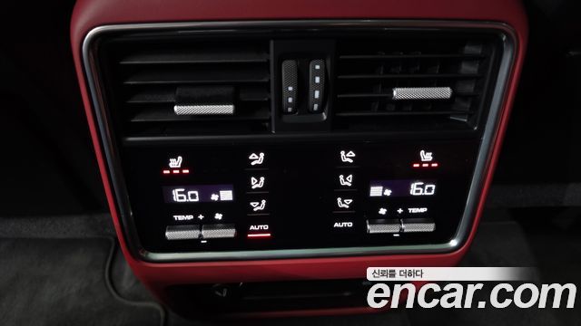 Porsche Cayenne 2019 — photo 29