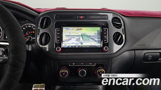 Volkswagen Tiguan 2015 — photo 14