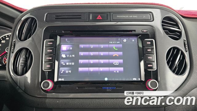 Volkswagen Tiguan 2015 — photo 16