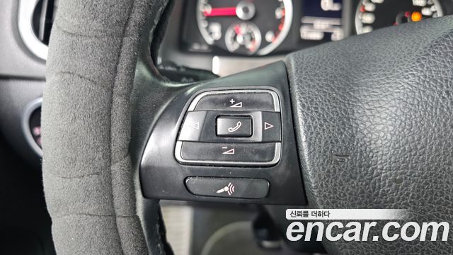 Volkswagen Tiguan 2015 — photo 17