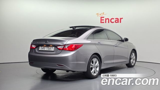 Hyundai Sonata 2011 — photo 2