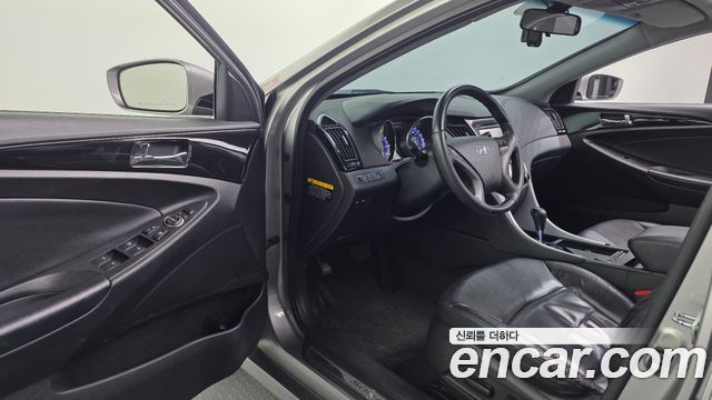 Hyundai Sonata 2011 — photo 10